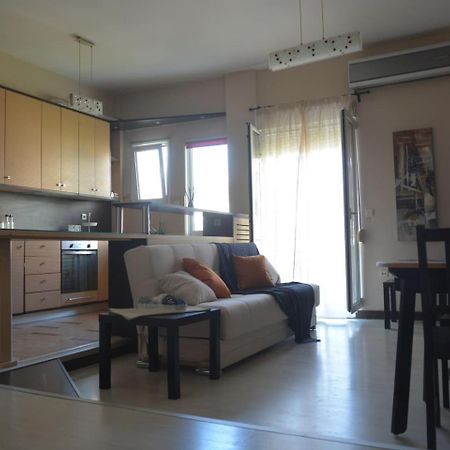 Modern Apartment, 5΄ Walk From Central Metro Station アテネ エクステリア 写真