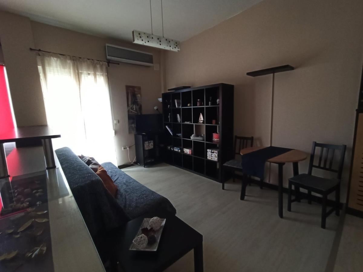 Modern Apartment, 5΄ Walk From Central Metro Station アテネ エクステリア 写真