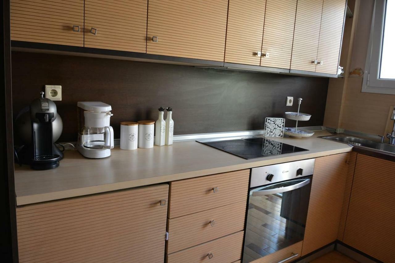 Modern Apartment, 5΄ Walk From Central Metro Station アテネ エクステリア 写真