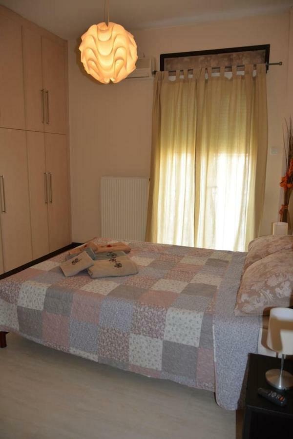 Modern Apartment, 5΄ Walk From Central Metro Station アテネ エクステリア 写真