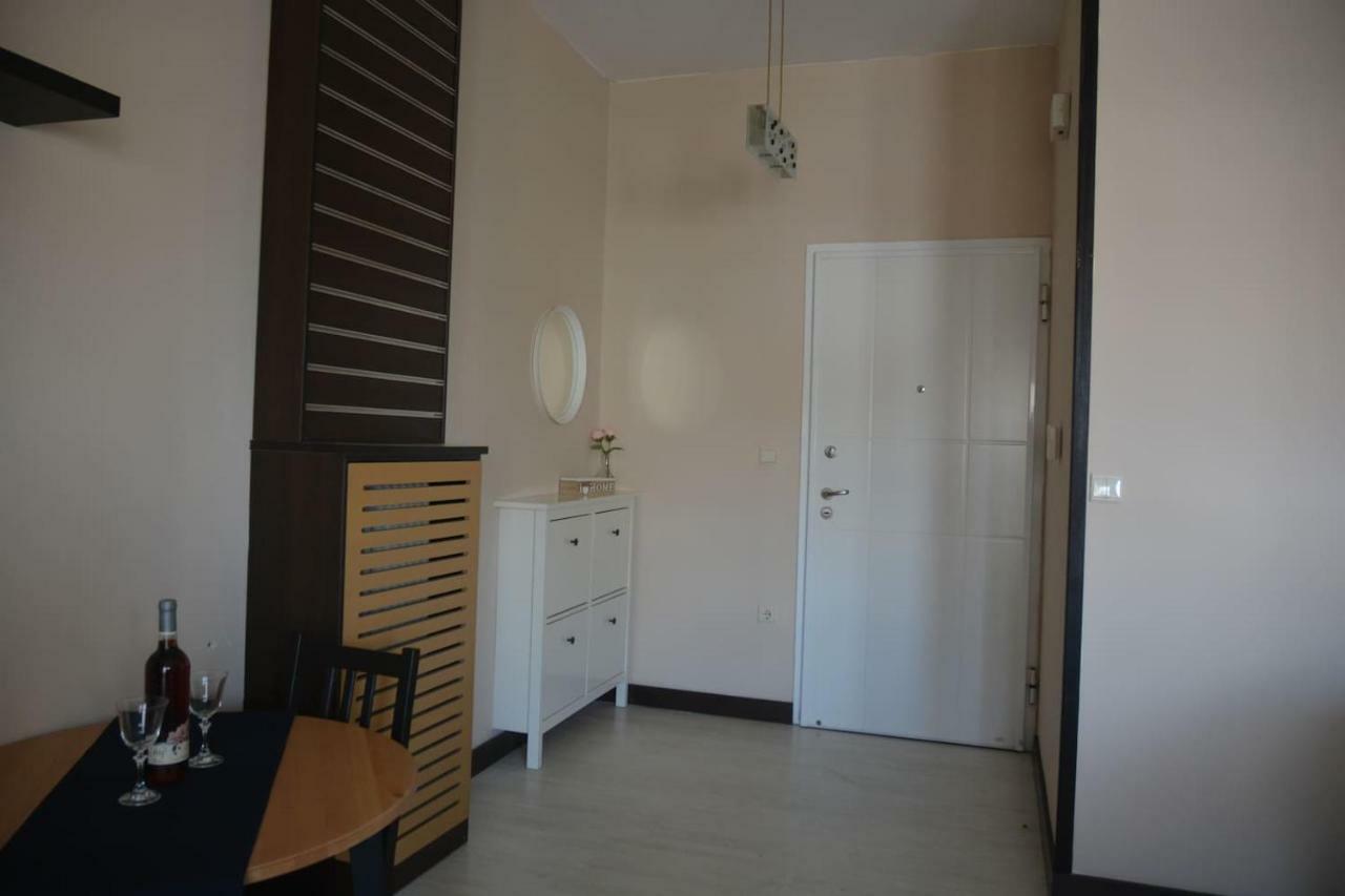 Modern Apartment, 5΄ Walk From Central Metro Station アテネ エクステリア 写真