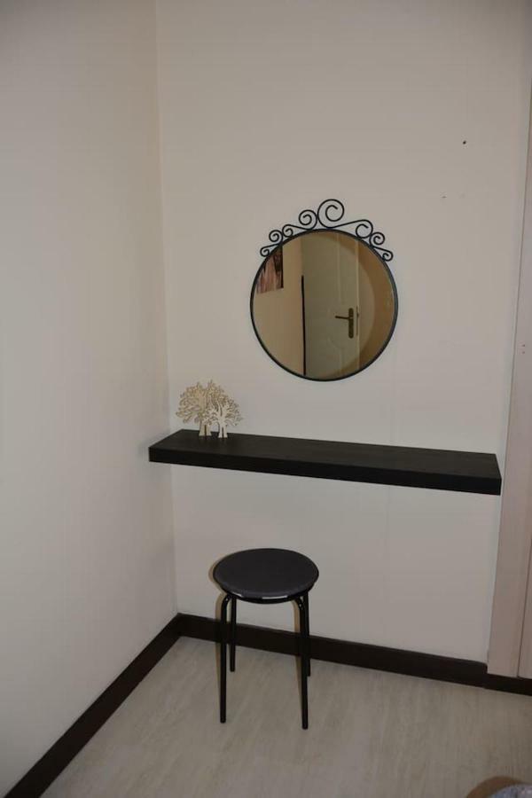 Modern Apartment, 5΄ Walk From Central Metro Station アテネ エクステリア 写真
